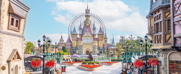 珍珠奇幻樂園 (粉色夢幻城堡、摩天輪、巨型海龜水族館、必看Once閉園秀)→大世界越式風味餐