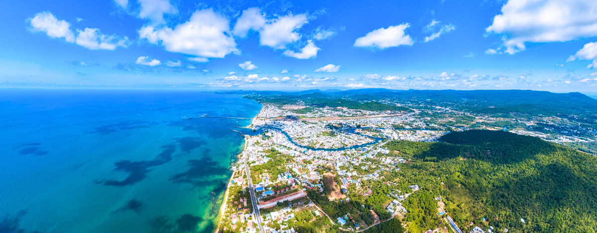 悠閒享用渡假村早餐→金剛超市採買→道地小卷米粉+甘蔗汁→山頂咖啡廳(現點現付)→富國島→台北