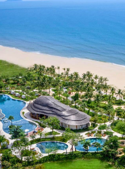 整日享受五星新世界酒店(夏日親子升等、滑水道、兒童俱樂部、海濱白沙灘、泳池日光浴、貓頭鷹海灘俱樂部)→ 酒店內晚餐