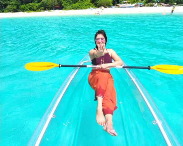 水上活動三選二:水晶獨木舟/風帆船/香蕉船→Sunny Side西式早午餐→兒童創意堆沙堡(打卡聖母礁岩)→招待椰子冰淇淋→韓式烤肉吃到飽