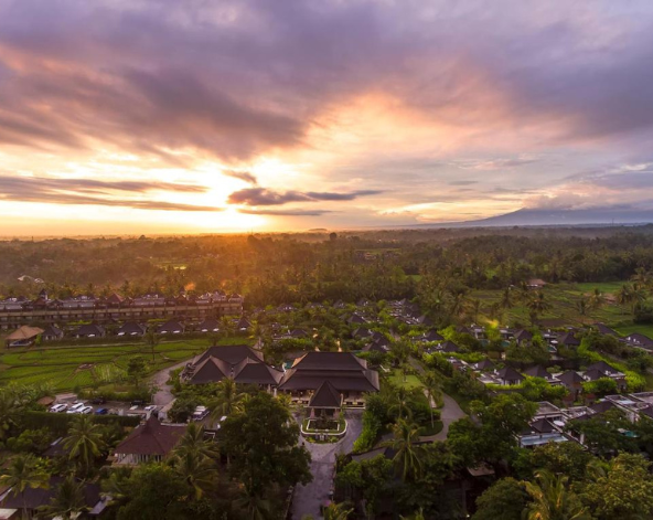 台北→峇里島→迎賓獻花→水明漾懶骨頭沙灘下午茶→南洋風味餐