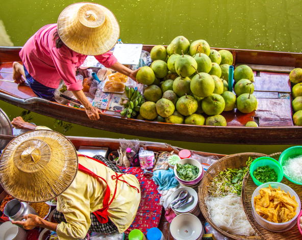 Day3 丹能沙朵水上市場&手搖船→泰式經典小吃→前往華欣→拷汪皇宮+纜車體驗→渡假村晚餐