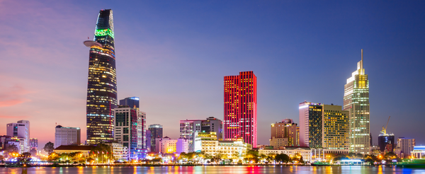 台北→胡志明→越式經典黃煎餅→粉紅教堂→貢咖啡(含一杯飲品)→西貢必訪(西貢郵政局、書街、阮惠街、咖啡公寓、檳城市場)→西貢河夜景遊船晚餐